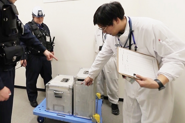 機械警備業務の最前線で365日、24時間のサービスを提供してしている機械警備員